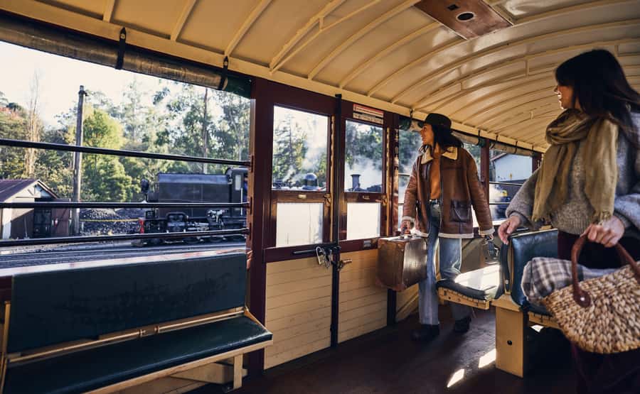 Melbourne: Puffing Billy Railway & Penguin Parade Day Tour - Penguin Parade at sunset: how to stay warm and see more