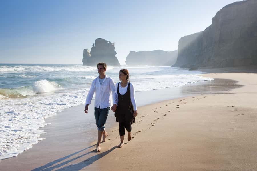 Melbourne: Reverse Great Ocean Road 12 Apostles with Lunch - 12 Apostles + Loch Ard Gorge: your two main stops, in the best order