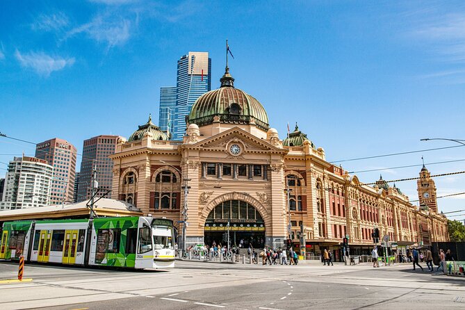 Melbourne Sightseeing Tour in Small Group - Fitzroy Gardens and Cooks’ Cottage: The City Starts Soft