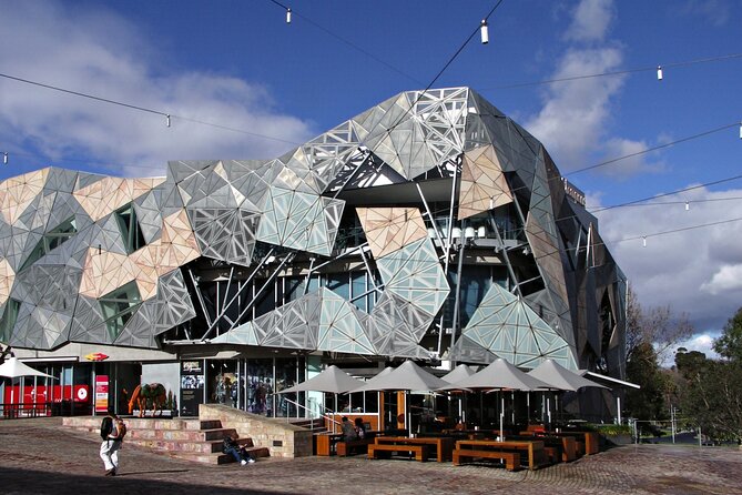Melbourne Sightseeing Tour in Small Group - Albert Park to St Kilda: Sport and Sea Air in the Same Stretch