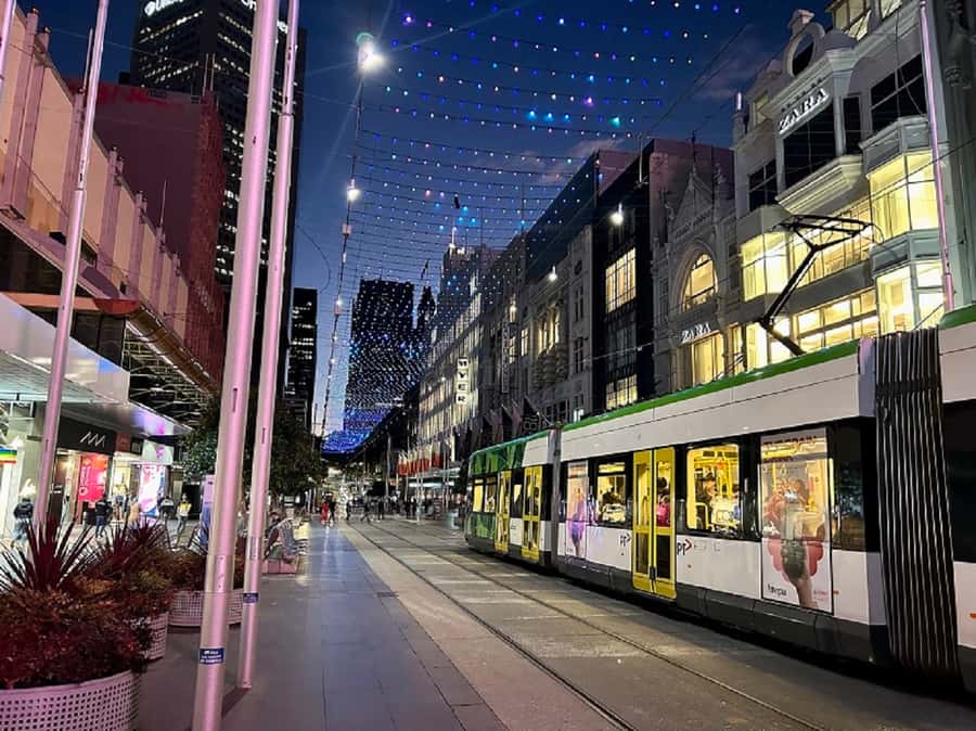 Melbourne: Spirits and Ales Haunted Pub Walking Tour - Dark alley chapter: unrequited love ghosts and a tragic romance mood