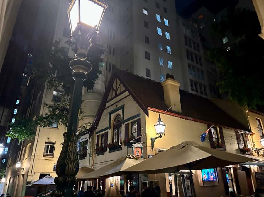 Melbourne: Spirits and Ales Haunted Pub Walking Tour - Stop 3 finish at Young & Jacksons Hotel: Chloe’s painting and the final chill