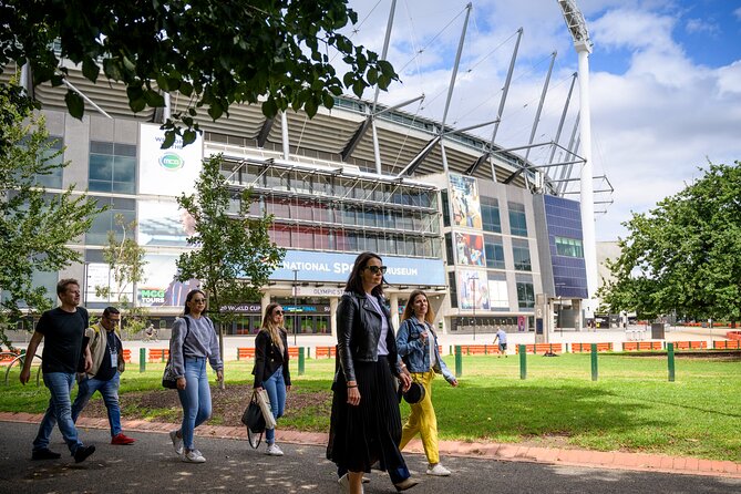 Melbourne Sports Experience + MCG Tour Combo - Birrarung Marr walk: the river as Melbourne’s sports stage