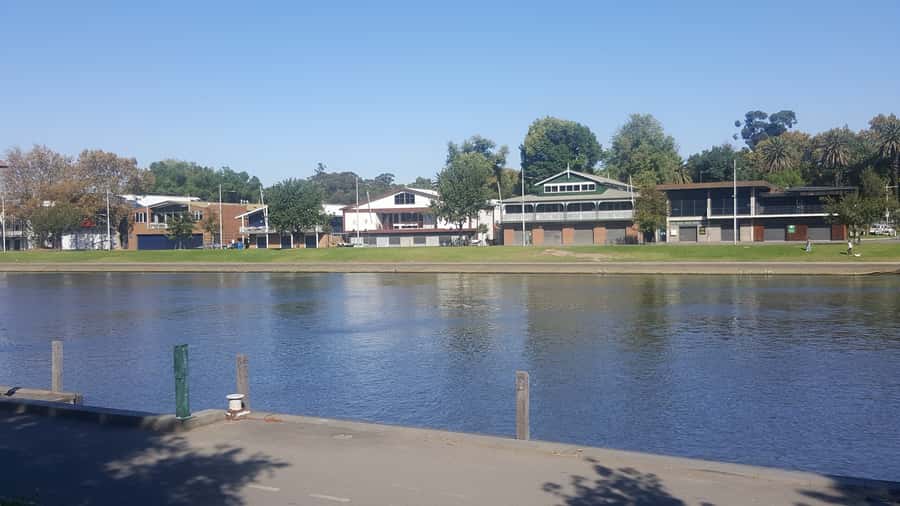 Melbourne Sports Walk - Starting at the Melbourne Day Tour Centre and meeting your guide