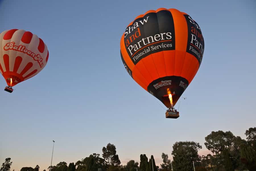 Melbourne: Sunrise Hot Air Balloon Experience - The pilot-led setup and what crew coaching feels like