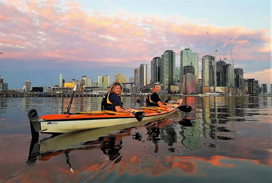 Melbourne: Sunset Kayak Tour with Dinner - Key reasons this tour works so well