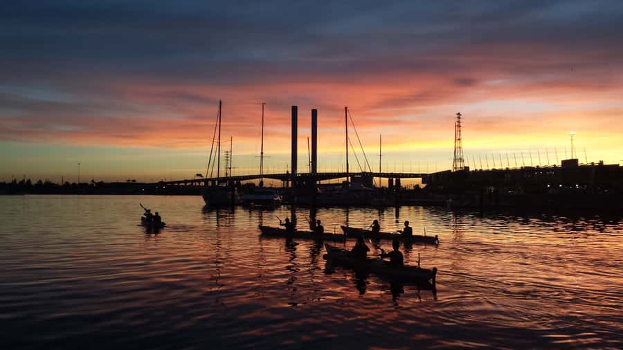 Melbourne: Sunset Kayak Tour with Dinner - Paddling the Harbour Before Dinner: Sights First, Stress Never