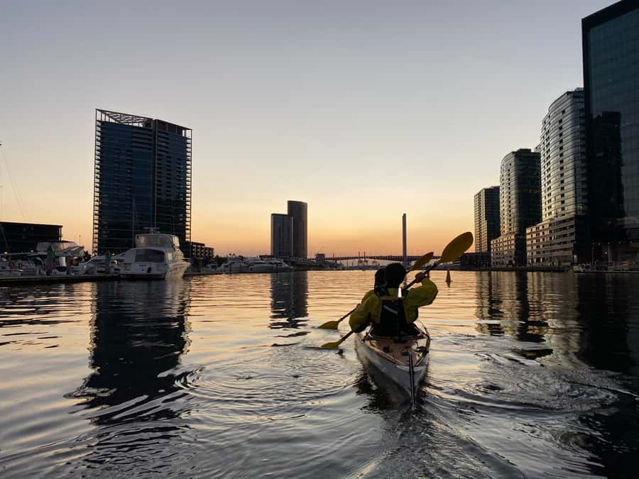 Melbourne: Sunset Kayak Tour with Dinner - What to Wear and Bring for a Comfortable Night Paddle