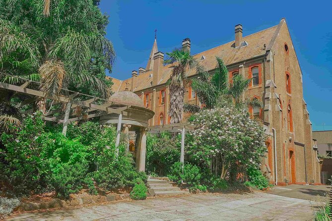 Melbourne Tour: Walk the Yarra & Heritage Convent Experience - Yarra Bend Park Trail Walk: Your Nature Time With a Local Pace