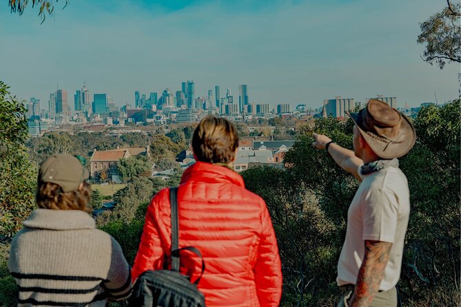 Melbourne Tours Walk the Yarra & Historic Boathouse Lunch - The Yarra Bend Park walk: bush trails with a city boundary