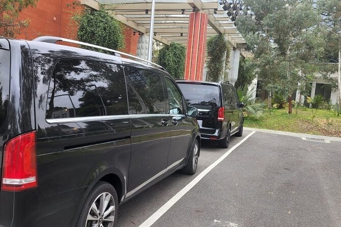 Melbourne (Tullamarine) Airport: Shared Transfer to Melbourne - Drop-offs in Melbourne: where it helps most (and where it can be awkward)