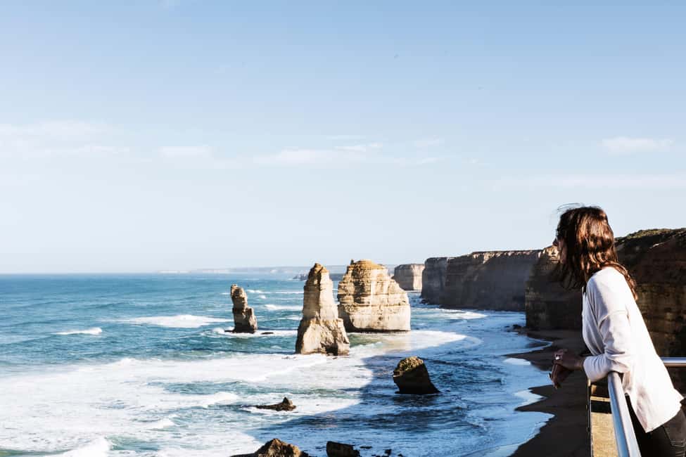 Melbourne: Ultimate Great Ocean Road Morning Escape Day Tour - Memorial Arch at Eastern View: a history stop that actually has meaning