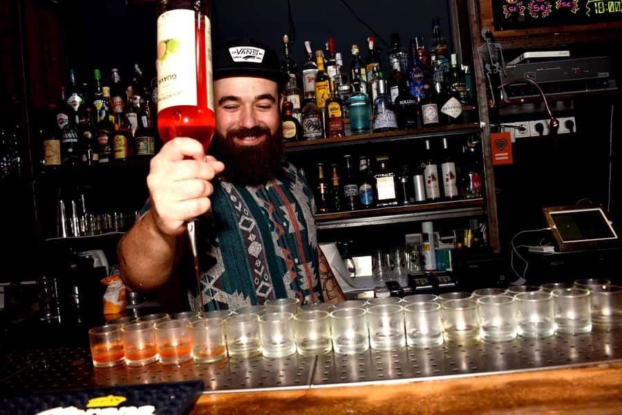 Melbourne: Weekly Bar Crawl: 5 Free shots, Club Entry - Key highlights worth booking for