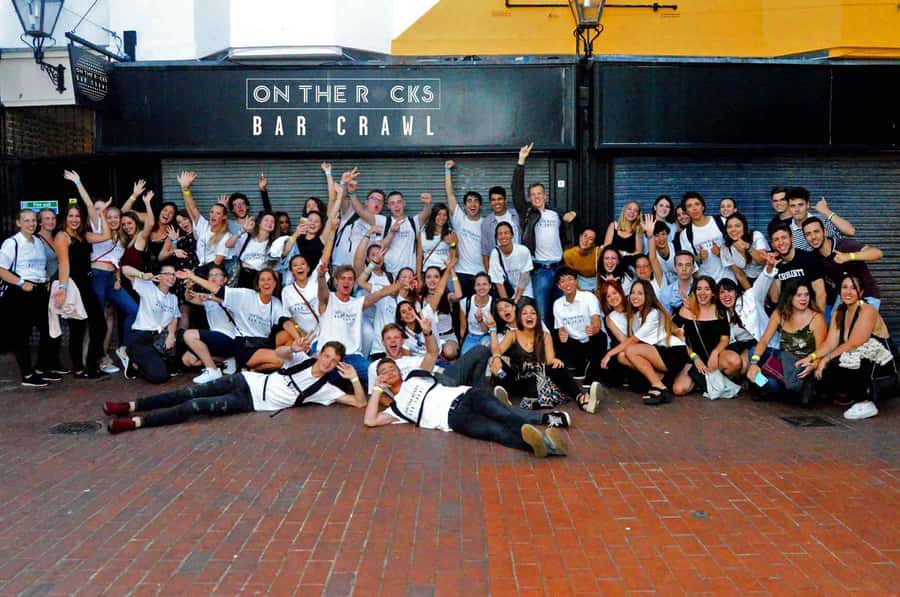 Melbourne: Weekly Bar Crawl: 5 Free shots, Club Entry - The best ways to get value out of free entry and included drinks