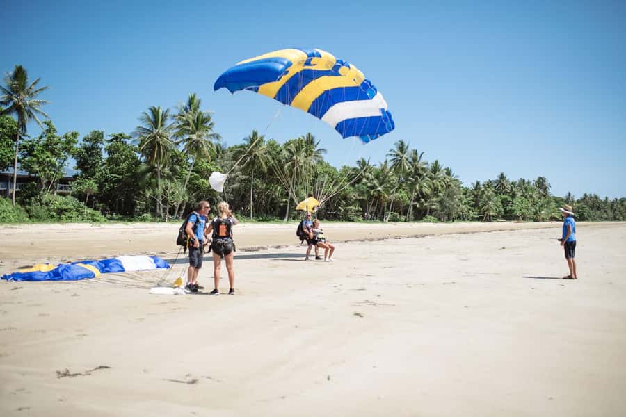 Mission Beach Tandem Skydive Experience - What’s included for the $268 price (and what isn’t)