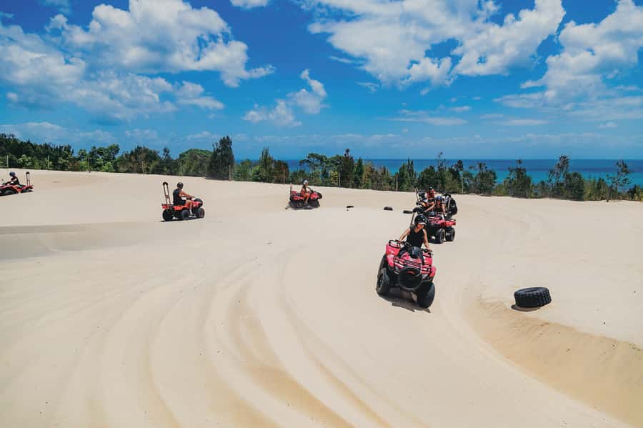 Moreton Island: Tangalooma ATV Quad Bike and Dolphin Viewing - How the Brisbane-to-Moreton Island cruise sets the tone