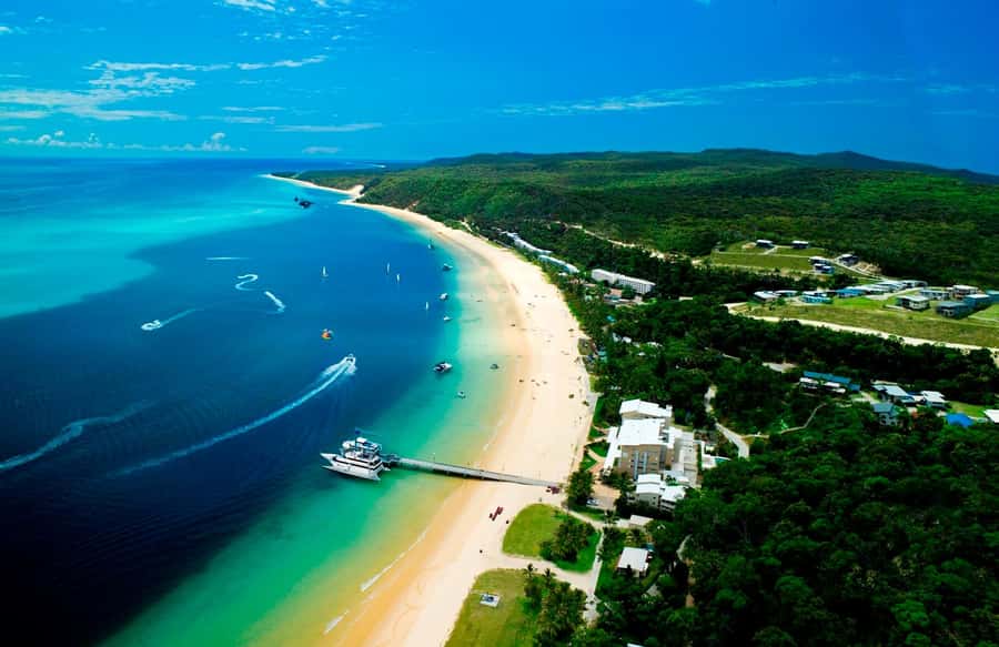 Moreton Island: Tangalooma Whale Watching & Dolphin Viewing - The evening return: sunset mood, then back to Brisbane