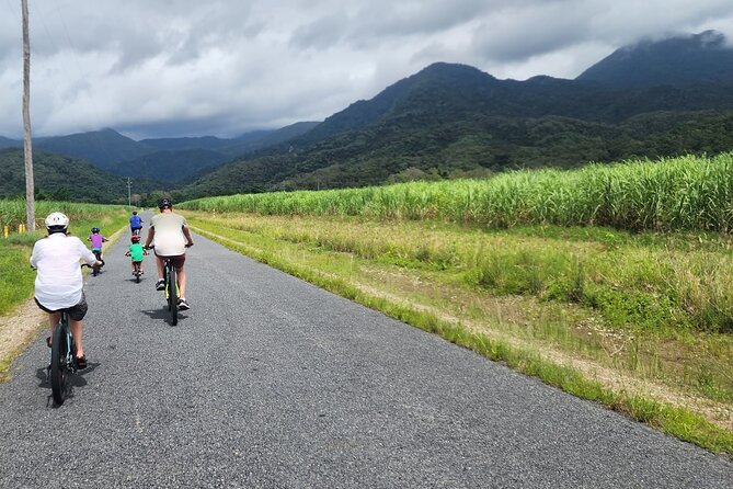 Mossman Highlights eBike Tour - Rolling into Mossman: short town break, real caffeine options