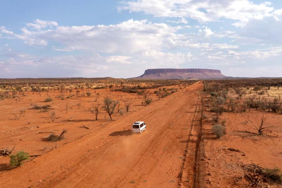 Mount Conner 4WD Small Group Tour from Ayers Rock - Guide Style Matters: Why Kate and Dianne Stand Out