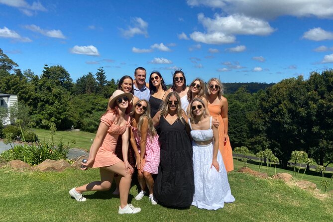 Mount Tamborine Deluxe Wine Tasting with Two Course Lunch - Stop 1: Mount Tamborine for the views and that hang-glider moment