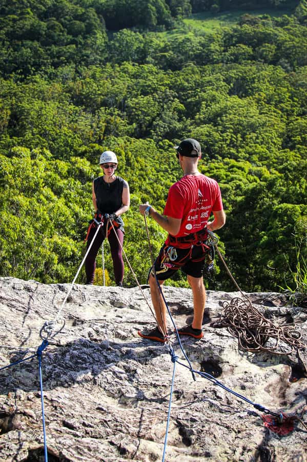 Noosa: Sunset Abseiling Tour - Gear and training: how the guides help you trust the system