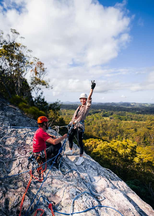 Noosa: Sunset Abseiling Tour - Meeting Point and the 100m walk from the lookout car park