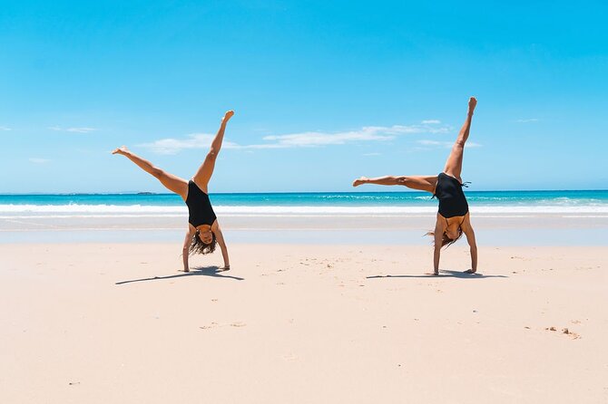 North Stradbroke Island Day Tour from Brisbane – Small Group - Stop 1: North Stradbroke Island beaches, lakes, and first wildlife odds