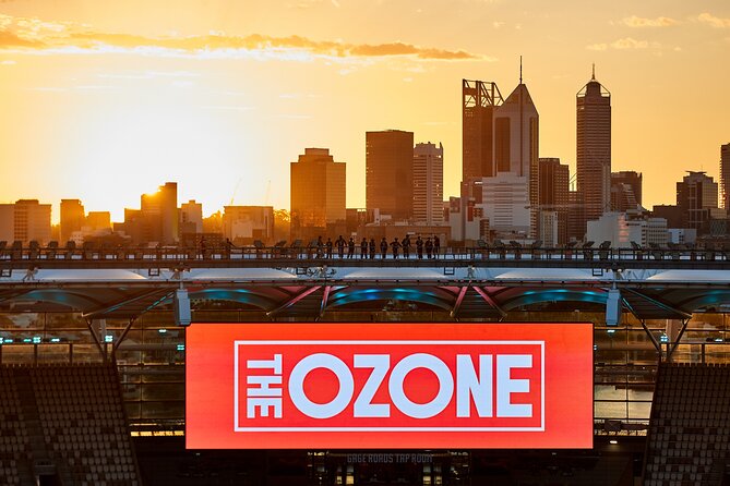 Optus Stadium HALO by Twilight - The climb and the safety system (yes, even if you fear heights)