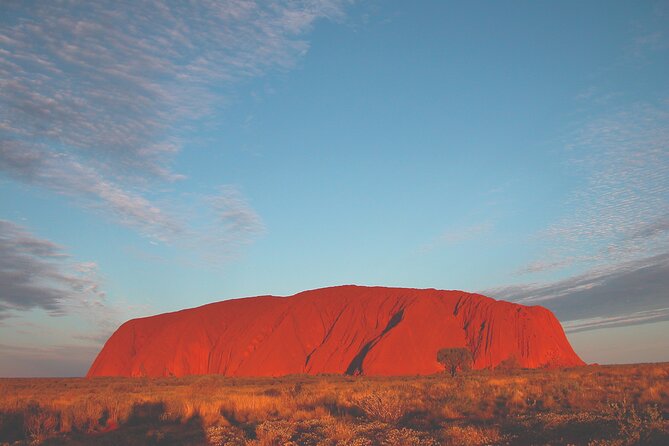 Overnight Uluru Adventure - Small group touring: why max 24 feels better