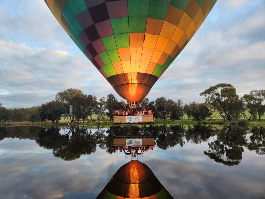 Perth: Avon Valley Hot Air Balloon Flight with Breakfast - The hour in the sky: calm air over Avon Valley farmland