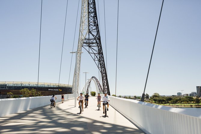 Perth Landmarks & Scenic Foreshore - Guided Bike Tour - Claisebrook Cove café break: the reset that makes it social