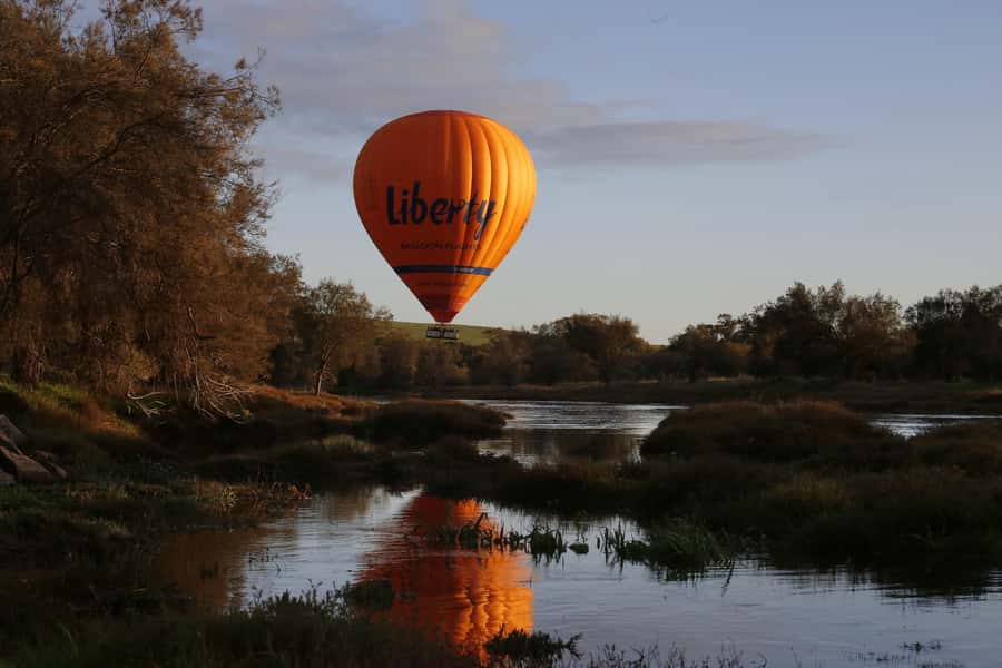 Perth to Northam: Balloon flight including shuttle bus - A Dawn Flight in the Avon Valley: Why This Timing Matters