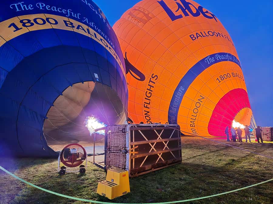 Perth to Northam: Balloon flight including shuttle bus - The Morning After: Safety Wrap-Up and Buffet Breakfast at Farmers Home Hotel