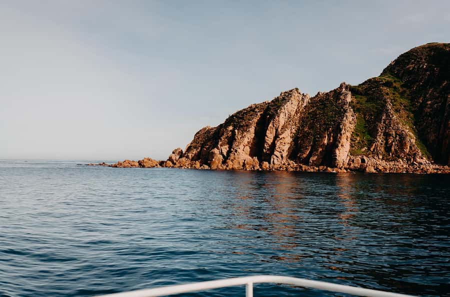 Phillip Island: 1-Hour Cape Woolamai Scenic Cruise - The commentary: live English facts while you’re looking out