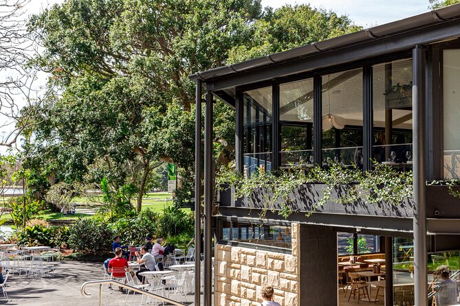 Picnic in the Royal Botanic Gardens for 2 - When weather turns: what to expect if it rains