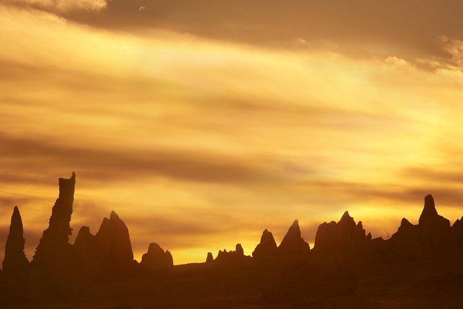 Pinnacle Desert Sunset and Night-time Stargazing Tour from Perth - Cervantes dinner: a real Aussie fishing-town break