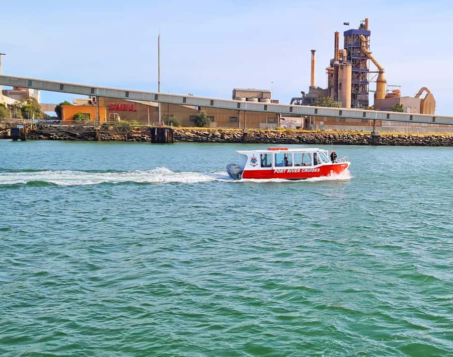 Port Adelaide: Dolphin and Maritime Cruise - Port Adelaide in two hours: a short cruise with big sights