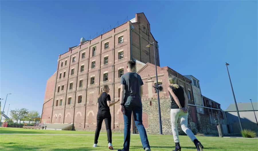 Port Adelaide: Walking Tour with Food Tasting & Drinks - Key Things I’d Prioritize on This Tour