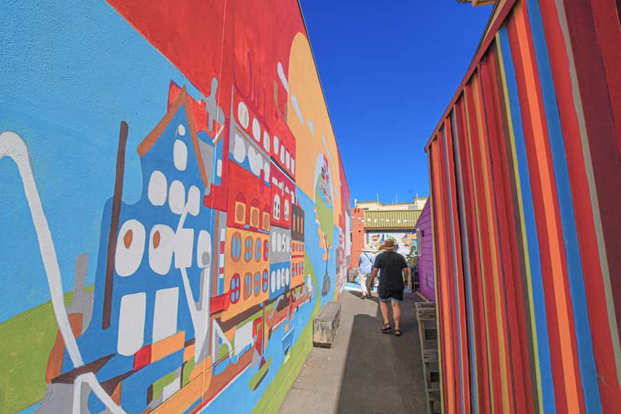 Port Adelaide: Walking Tour with Food Tasting & Drinks - The Guide Makes the Difference: Stories of Influential Characters