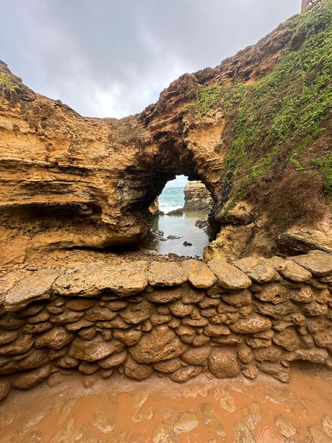 Port Campbell: Great Ocean Road & 12 Apostles Tour - Split Point Lighthouse or the chocolate factory: choose your vibe