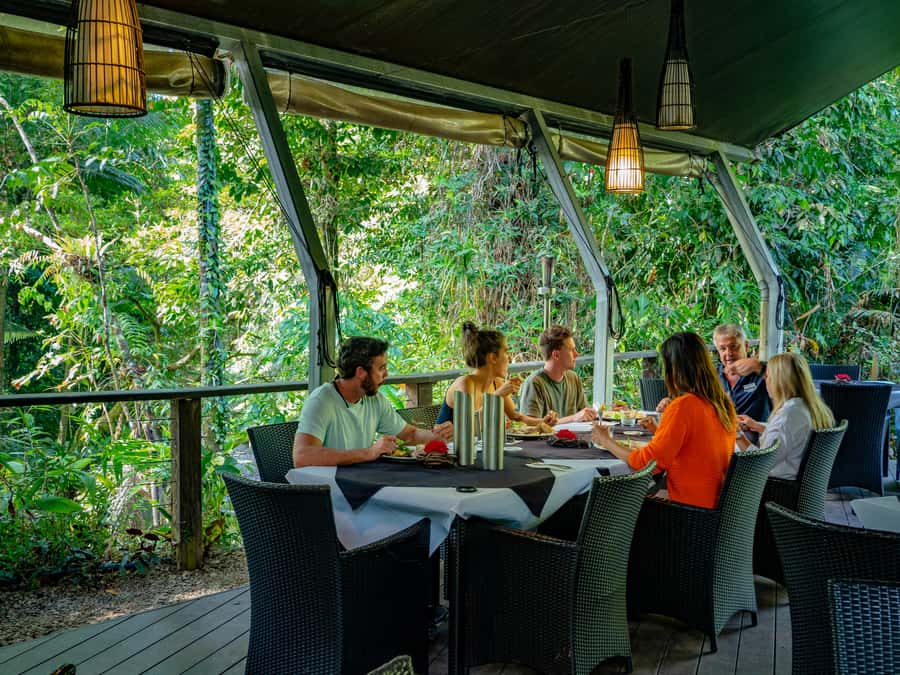 Port Douglas: Daintree Rainforest and Cape Tribulation Tour - Lunch at Heritage Lodge: where the food actually earns its place
