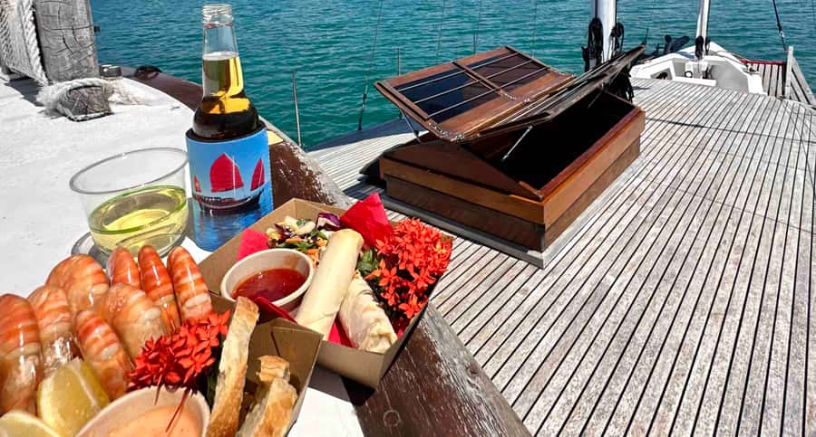 Port Douglas: Shaolin Seafood Lunch Sail, with Fresh Prawns - The Coral Sea route: Daintree views, islands, and possible wildlife