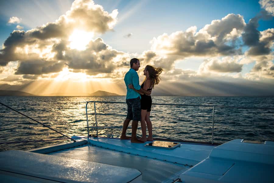 Port Douglas: Sunset Sailing Cruise on Luxury Catamaran - Welcome Drink and Canapés: A Real Sunset Supper Lite