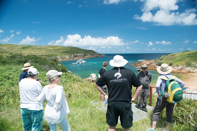 Port Stephens: Broughton Island Cruise - The cruise out: live commentary and scenery with a purpose
