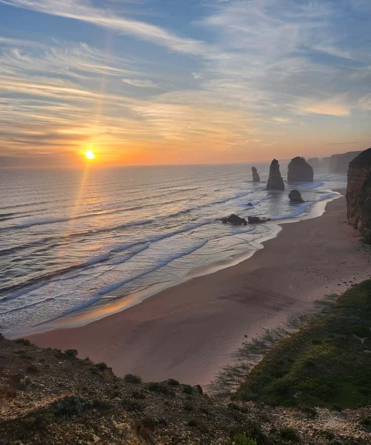 PREMIUM Great Ocean RD Tour REVRS-Luxry SML GRP-Hotel PickUP - Twelve Apostles early: the iconic cliffs, with room to breathe