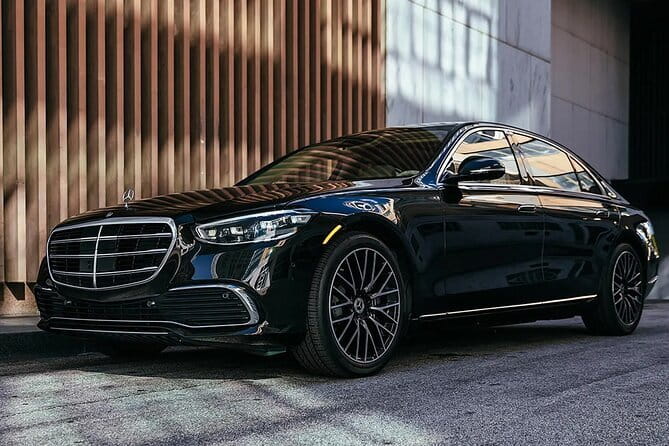 Premium Private Transfer FROM Sydney Airport to Sydney CBD/Downtown 1-11 people - Who should book this, and who might not need it