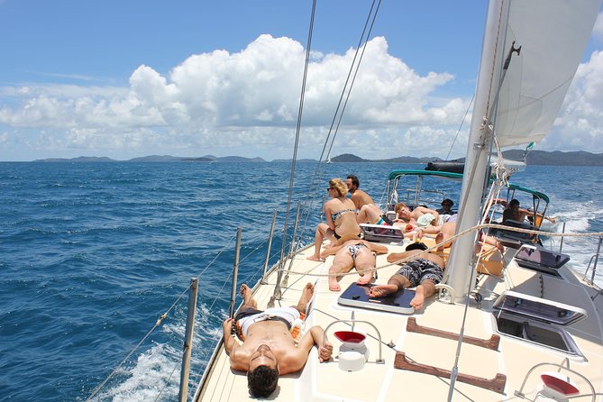 Prima - Overnight Sailing Experience of the Whitsundays - Day 1: from Airlie Beach out to Whitehaven and Hill Inlet