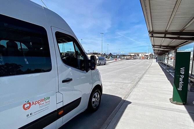 Private Arrival or Departure Hobart Airport Transfer - The 20-minute ride into Hobart: what you’ll notice