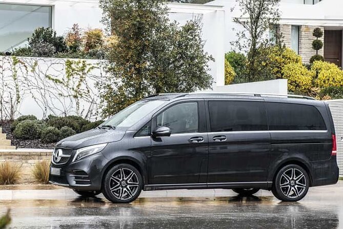 Private Arrival Transfer: Melbourne Airports to Hotel - Drop-off to the door: CBD convenience and suburb coverage