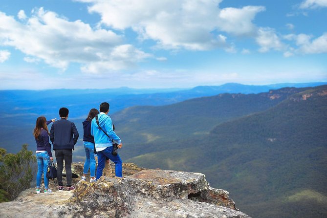 Private Blue Mountains and Winery Day-Trip from Sydney - Leaving Sydney Over the Harbour Bridge (and Why That Matters)